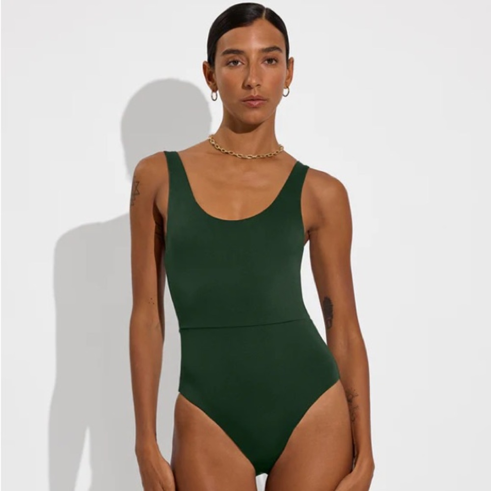 Left on Friday Double Scoop Suit S